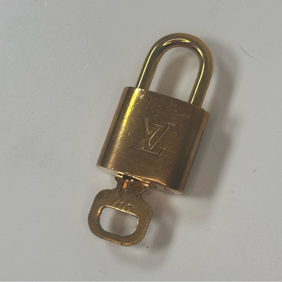 Louis Vuitton Gold Lock and Key #307 - Picture 5 of 8